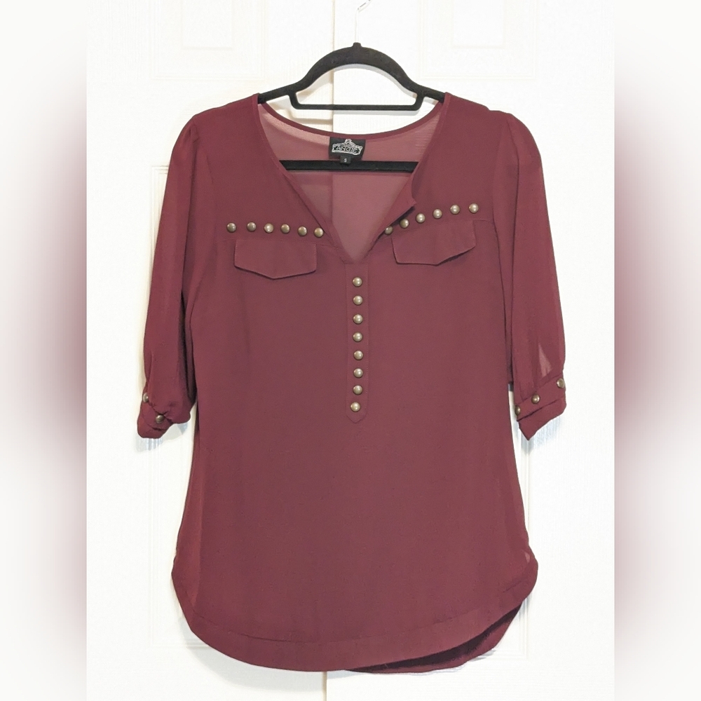 5/$25 Angie Blouse with Gold Studs